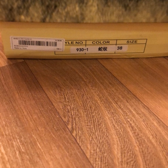 Cute snake skin booties - Picture 4 of 5